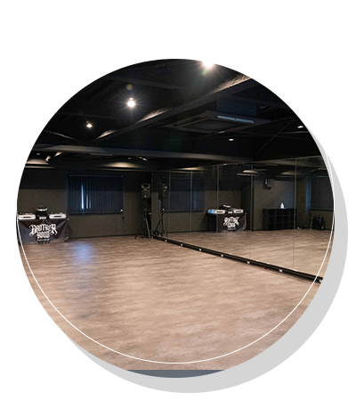 広いダンススタジオ！